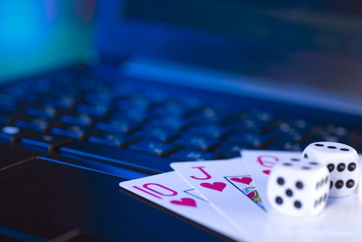 Smartphone displaying Evolution Gaming roulette table through link royaltoto mobile app